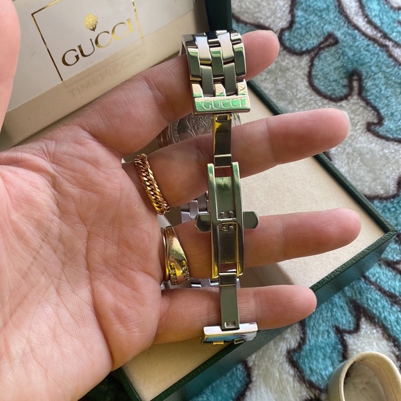 💯% Authentic GUCCI WATCH - Picture 7 of 8